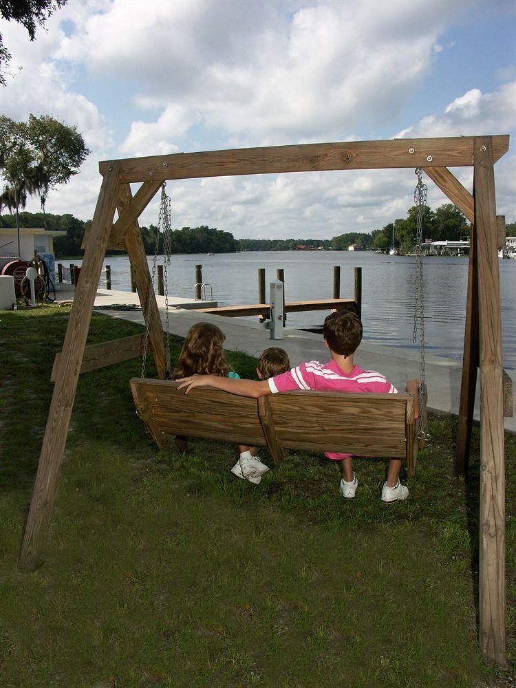 Big River Marina & Lodge Astor Buitenkant foto
